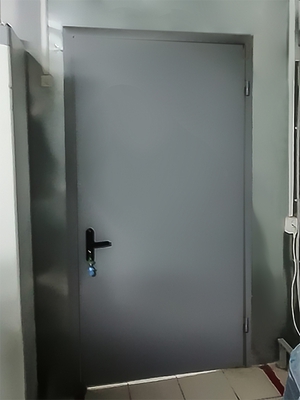 Дверь для складского помещения