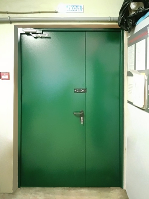 Дверь с кодовым замком, фото сзади (ул. Электрозаводская)