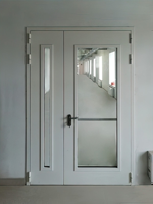 Остекленная дверь, фото снаружи (РУТ (МИИТ), ул. Образцова)
