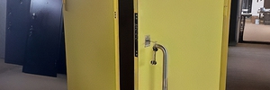 Фото двупольных технических дверей